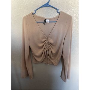 Divided scrunch tie front top